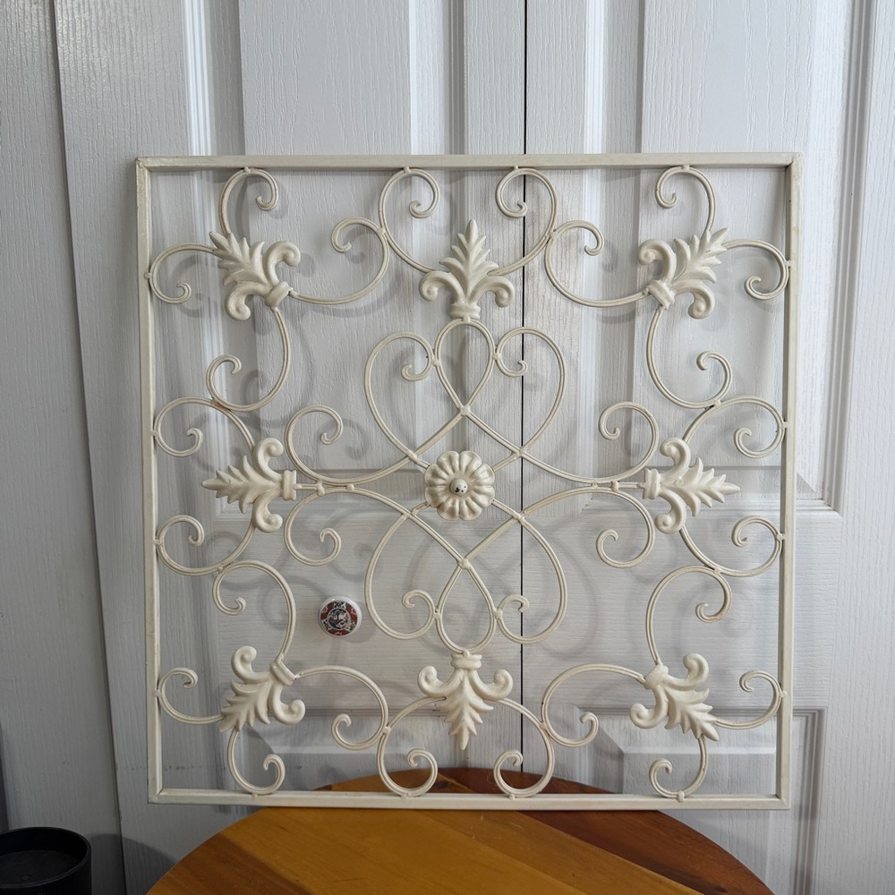 Metal white‎ square indoor outdoor wall hanger decor
